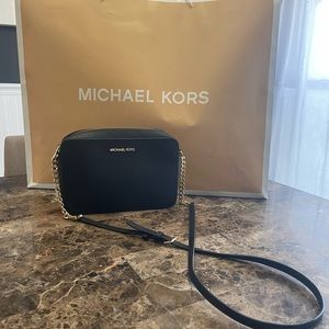 Michael Kors Crossbody!